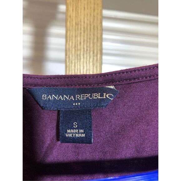 Banana Republic Women’s Black and Burgundy Camisoles Bundle of Two Size S NWOT - Picture 9 of 12